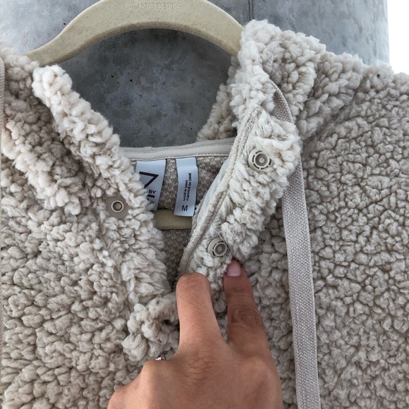 NWT Z by Zella Faux Shearling Pullover Hoo… - Picture 7 of 8